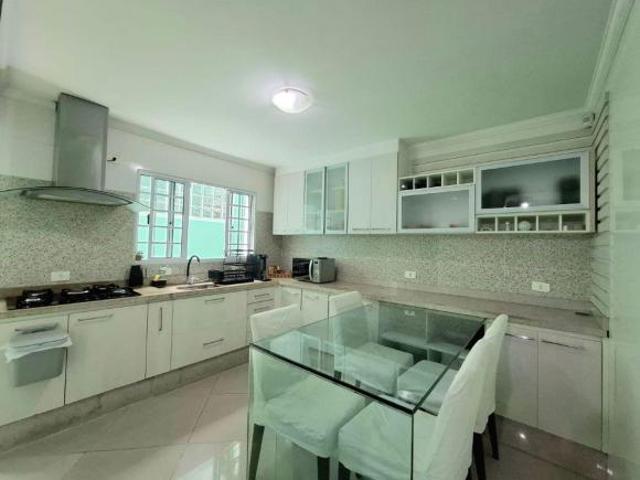 Casa com 3 quartos, 150 m² à venda em Jardim Arpoador