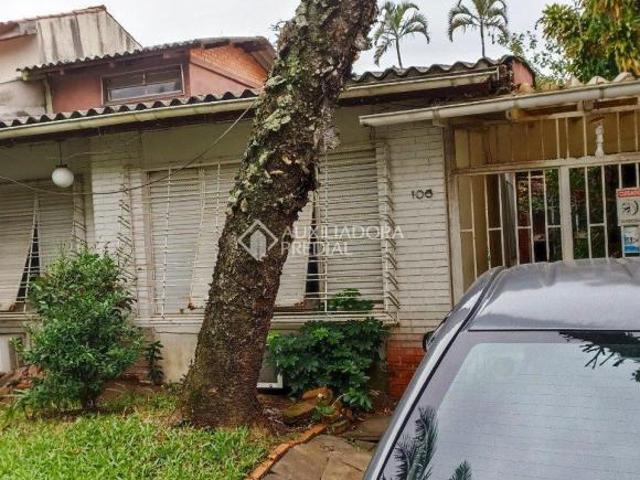 Casa com 3 quartos 1 suíte 4 vagas no Bairro São Sebastião