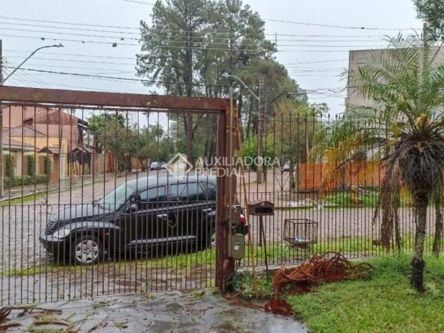 Casa com 3 quartos 1 suíte e 5 vagas no bairro São Sebastião