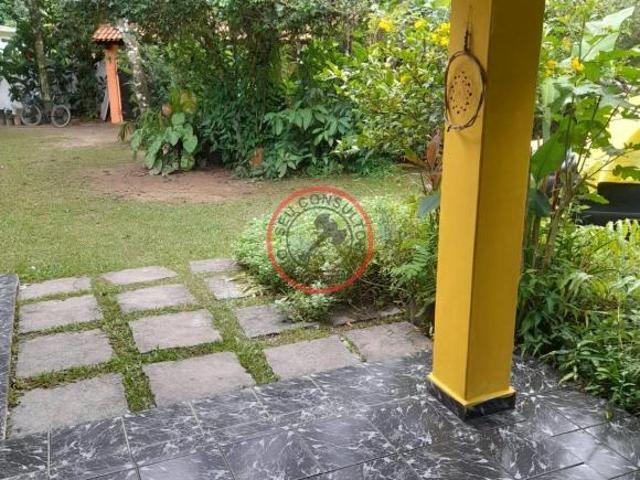 Casa com 3 quartos, + 1casa de com 2 quartos, terreno de 1020 metros, próximo a praia 200METROS