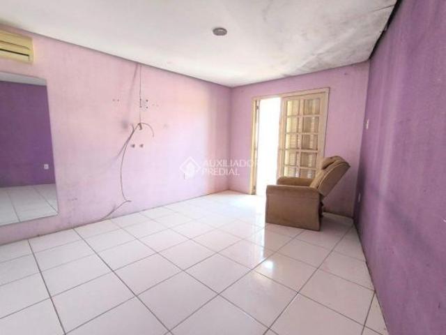 Casa com 3 Quartos, 2 Suítes, Terreno Amplo e Piscina. Oportunidade de Investimento em Canoas