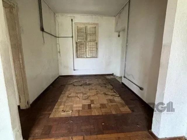 Casa com 3 quartos, 4 vagas e 120m² no bairro Vila Assução