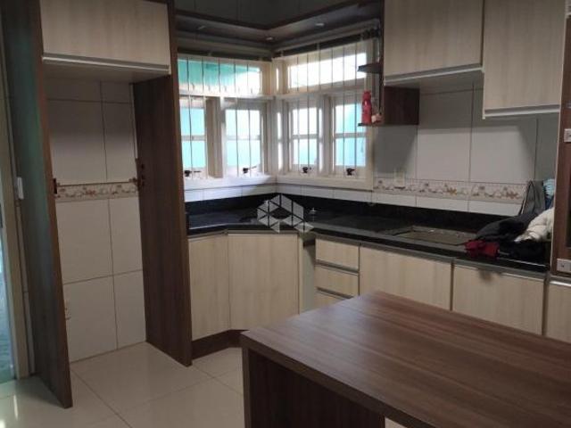Casa com 3 quartos,com Suíte e Espaço Gourmet Amplo Terreno com Potencial de Lazer