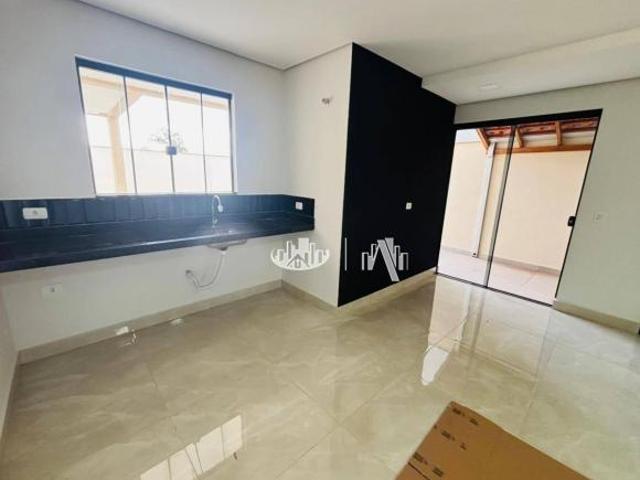 Casa com 3 Quartos à venda, 117 m² por R$ 550.000 Jardim Portal dos Pioneiros Londrina/PR