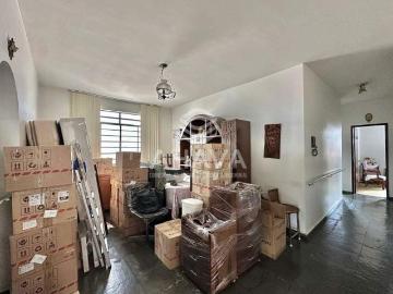 Casa com 3 Quartos à Venda 365m² Santa Mônica Próximo à Avenida Deputado Anuar Menhem