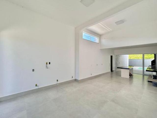 Casa com 3 quartos, à venda condomínio Parque dos Buritis, área total 360 m²
