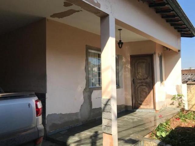 Casa com 3 quartos à venda em Varginha, no bairro Bom Pastor