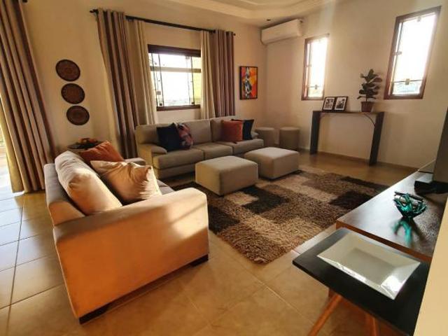 Casa com 3 quartos à venda em Varginha, no bairro Parque São José