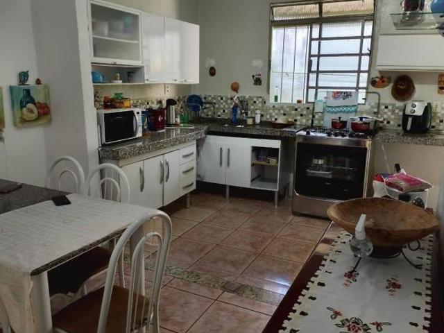 Casa com 3 quartos à venda em Belo Horizonte, no bairro Lagoa
