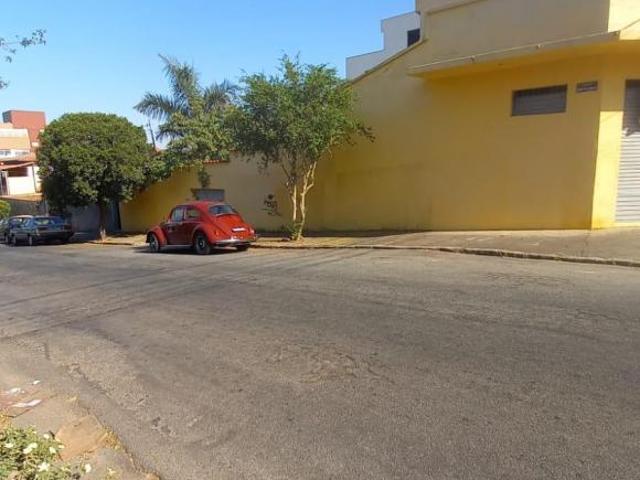Casa com 3 quartos à venda em Belo Horizonte, no bairro Santa Inês