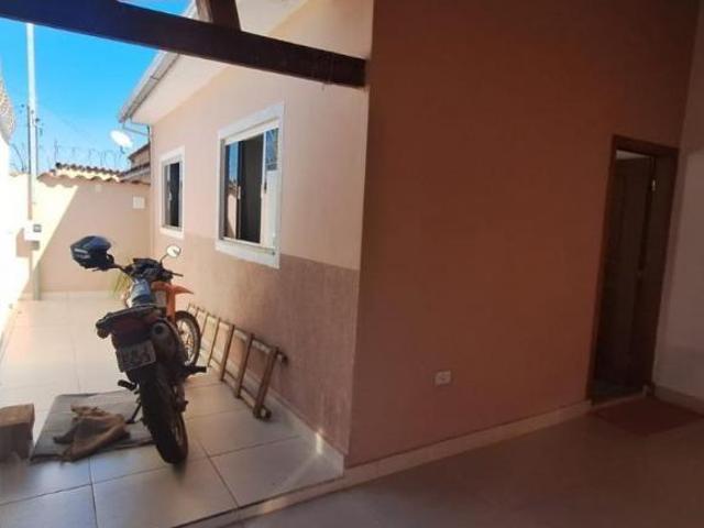 Casa com 3 quartos à venda em Nepomuceno, no bairro Vila Ester