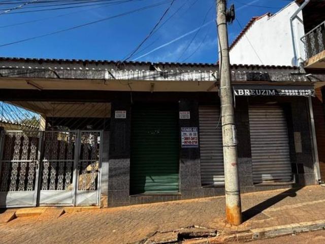 Casa com 3 quartos à venda em Nepomuceno, no bairro Centro