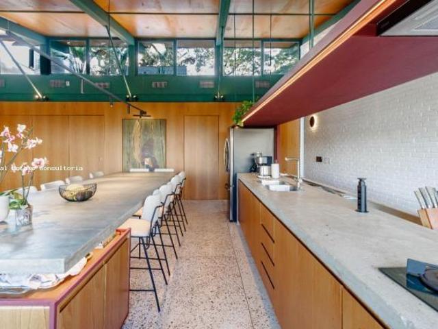 Casa com 3 quartos à venda em São Paulo, no bairro Vila Madalena