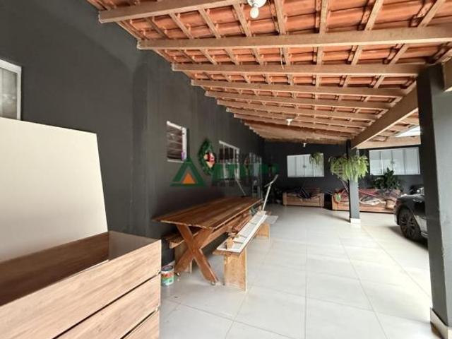 CASA COM 3 QUARTOS A VENDA NA ZONA LESTE DE LONDRINA