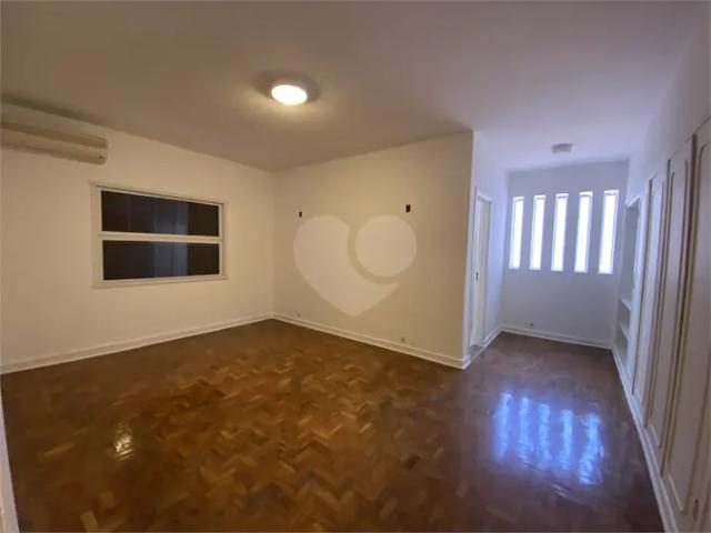 Casa com 3 quartos à venda ou para alugar em Alto de Pinheiros SP