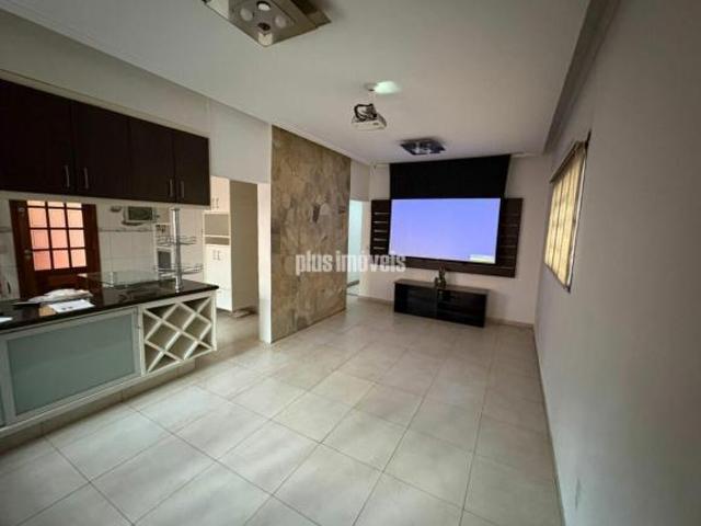 Casa com 3 Quartos e 4 banheiros à Venda, 190 m