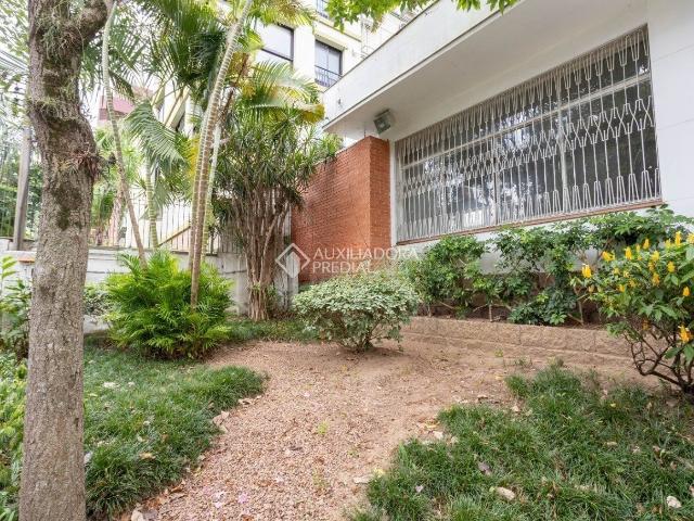Casa com 3 quartos e 528m² para alugar em Petrópolis, Porto Alegre