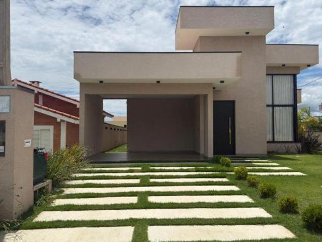 Casa com 3 Quartos e 5 banheiros à Venda, 450 m² por R$ 1.300.000 Cód. ch2592