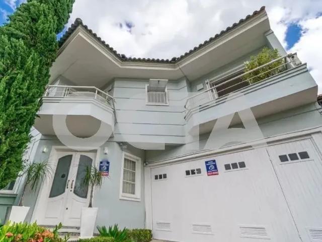 Casa com 3 quartos e 5 banheiros no Alto Petrópolis