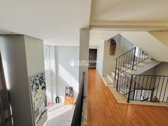 Casa com 3 quartos e 668m² para alugar em Igara, Canoas