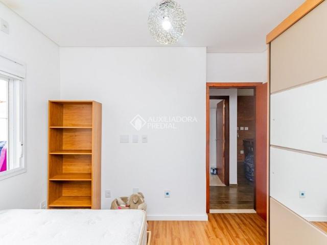 Casa com 3 quartos e 96m² para alugar em Sarandi, Porto Alegre