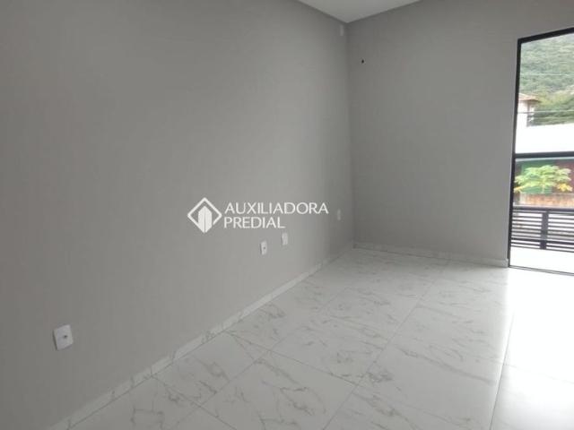 Casa com 3 quartos e 136m² para alugar em Rio Tavares, Florianópolis