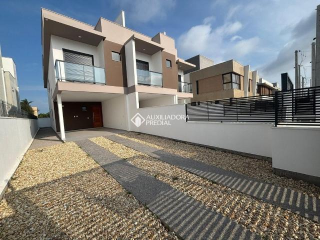 Casa com 3 quartos e 145m² para alugar em Campeche, Florianópolis