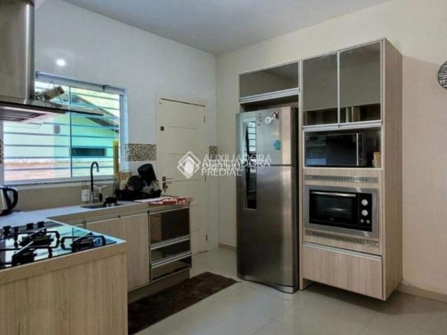 Casa com 3 quartos e 146m² para alugar em Lagoa da Conceição, Florianópolis