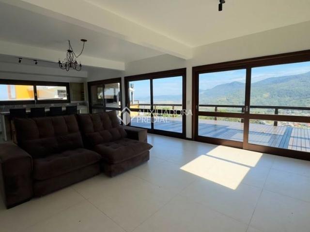 Casa com 3 quartos e 150m² para alugar em Ferraz, Garopaba