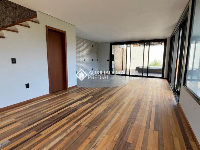 Casa com 3 quartos e 150m² para alugar em Panorâmico, Garopaba