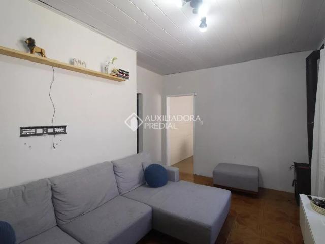 Casa com 3 quartos e 153m² para alugar em Vila Ipiranga, Porto Alegre