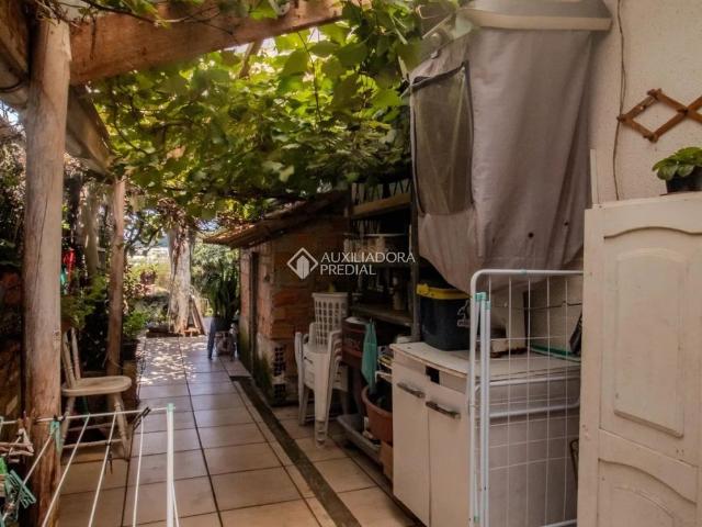 Casa com 3 quartos e 160m² para alugar em Cavalhada, Porto Alegre