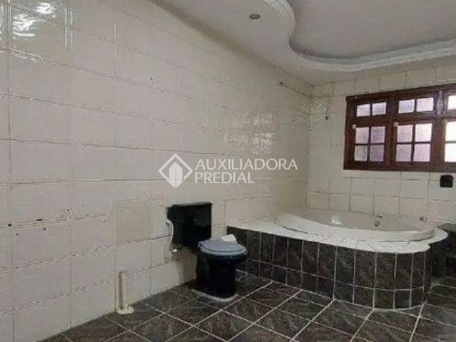 Casa com 3 quartos e 199m² para alugar em Cristo Redentor, Porto Alegre