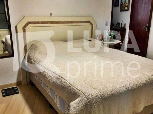 CASA COM 3 QUARTOS E 1 VAGA DE GARAGEM À VENDA NA VILA MARIA ALTA