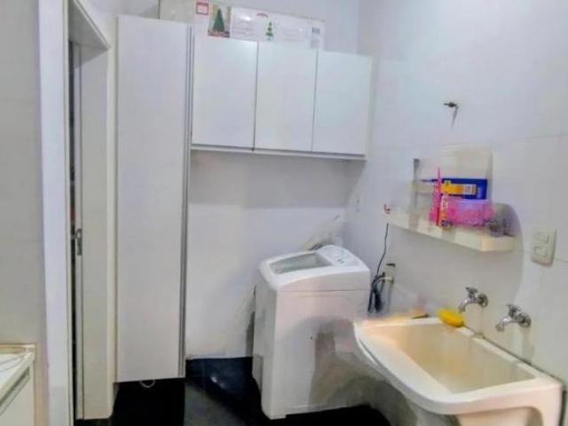 Casa com 3 quartos e 210 m² à venda em Vila Lavínia