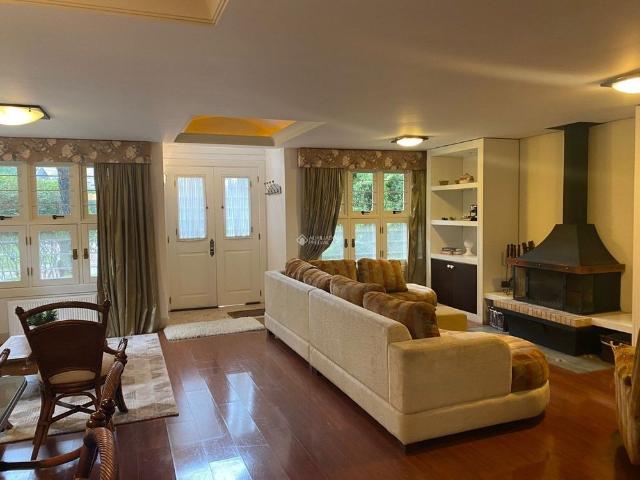 Casa com 3 quartos e 230m² para alugar em Centro, Gramado