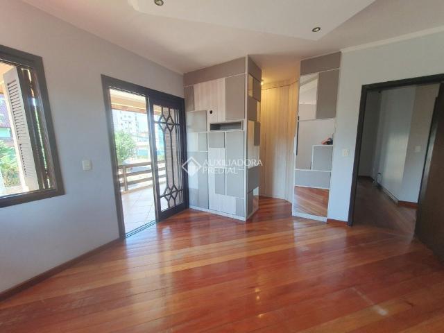 Casa com 3 quartos e 234m² para alugar em Marechal Rondon, Canoas