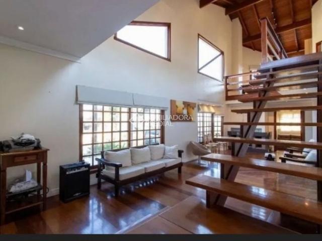 Casa com 3 quartos e 249m² para alugar em Vila Nova, Porto Alegre