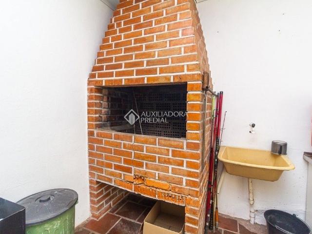 Casa com 3 quartos e 250m² para alugar em Moinhos de Vento, Porto Alegre
