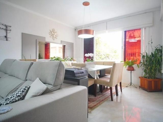 Casa com 3 quartos e 159m² para alugar em São Sebastião, Porto Alegre