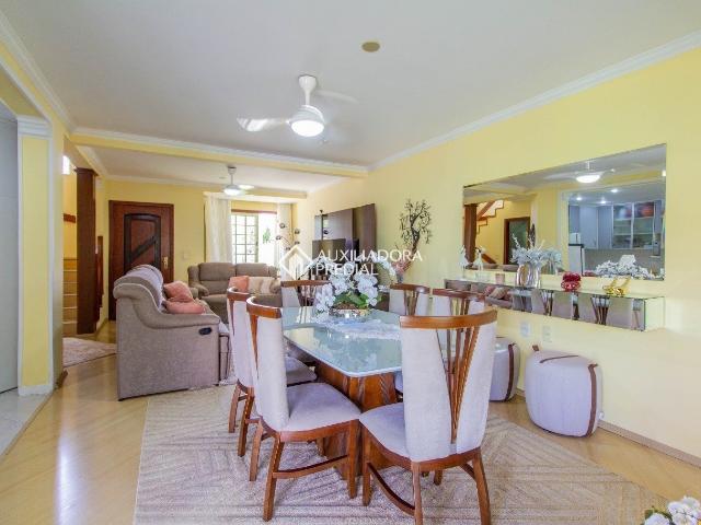 Casa com 3 quartos e 253m² para alugar em Sarandi, Porto Alegre