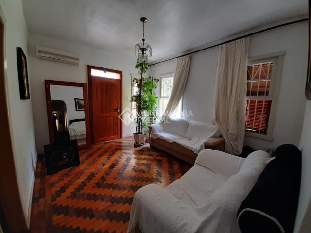 Casa com 3 quartos e 254m² para alugar em Santana, Porto Alegre