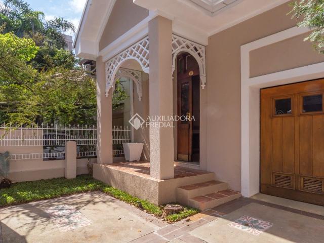Casa com 3 quartos e 210m² para alugar em Floresta, Porto Alegre