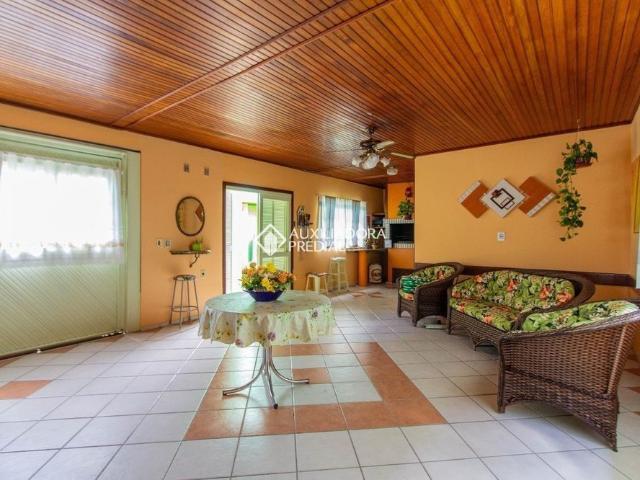 Casa com 3 quartos e 300m² para alugar em Sarandi, Porto Alegre
