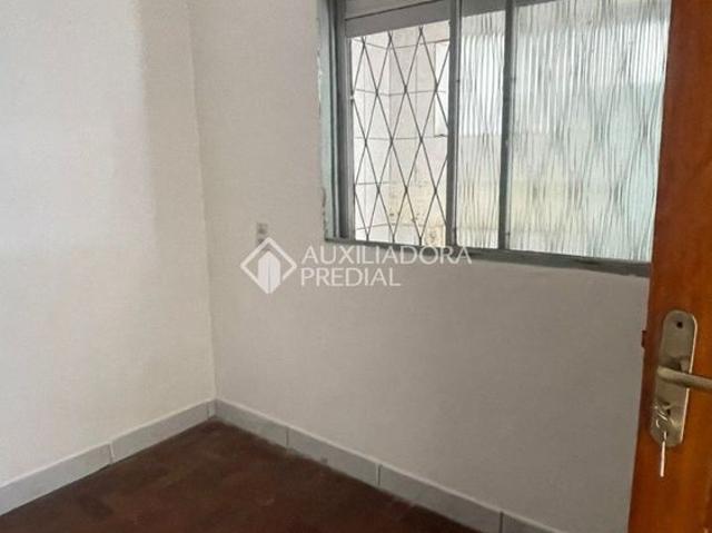 Casa com 3 quartos e 300m² para alugar em Sarandi, Porto Alegre