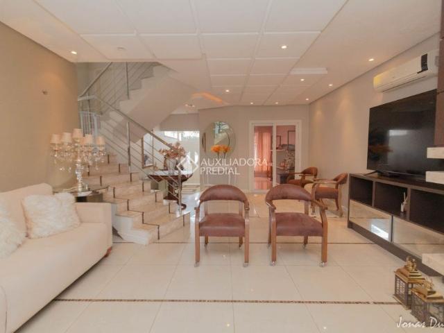 Casa com 3 quartos e 326m² para alugar em Fátima, Canoas