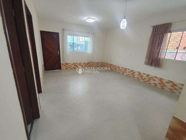 Casa com 3 quartos e 360m² para alugar em Serraria, São José