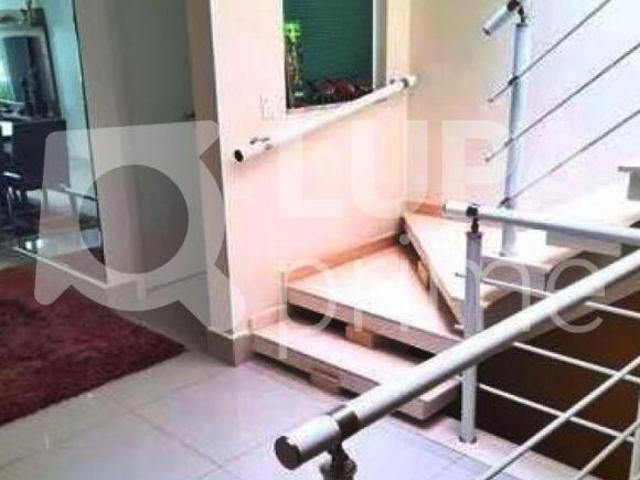 CASA COM 3 QUARTOS E 3 VAGAS DE GARAGEM À VENDA NA ÁGUA FRIA