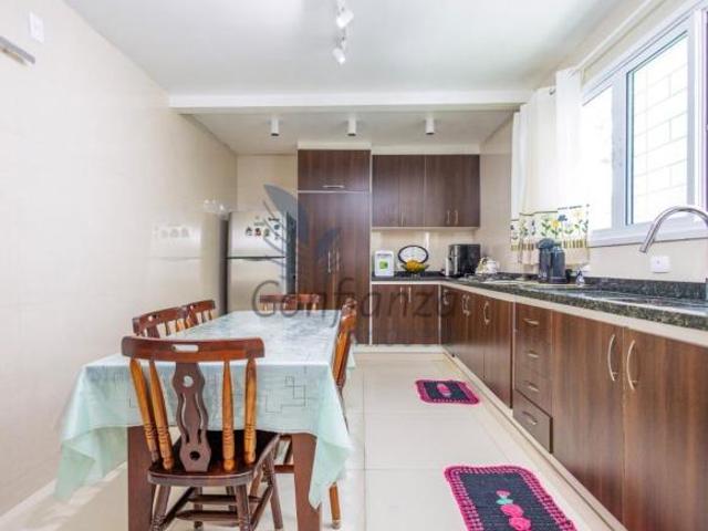 Casa com 3 quartos e amplo terreno a venda no Barreirinha