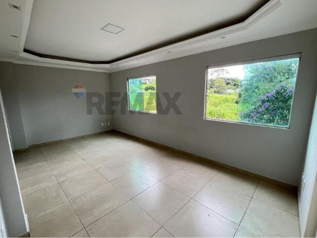 Casa com 3 quartos e amplo terreno para locação no bairro Casa da Lua, em Resende/RJ